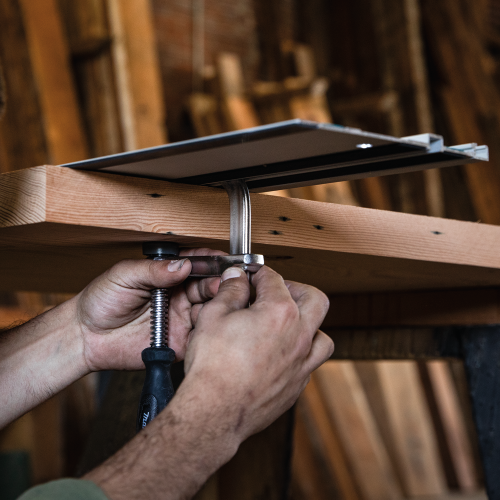Makita 199140-0 Feature Shot (optional clamps being installed) - Thumbnail