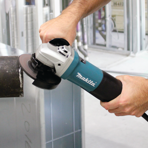 Makita 9565PC Action Shot 2 - Thumbnail