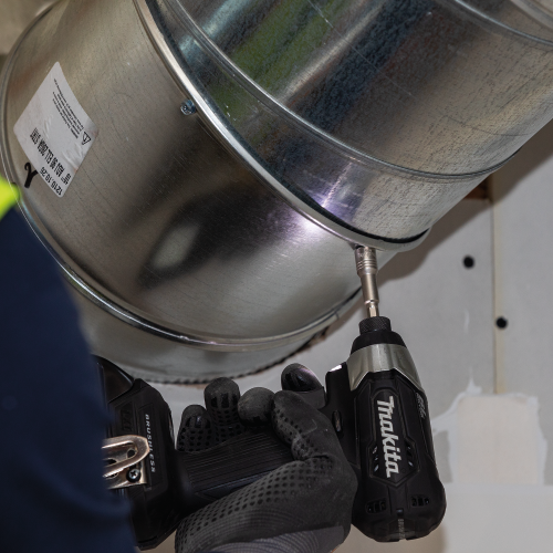 Makita E-01432 Action Shot 2 - Thumbnail