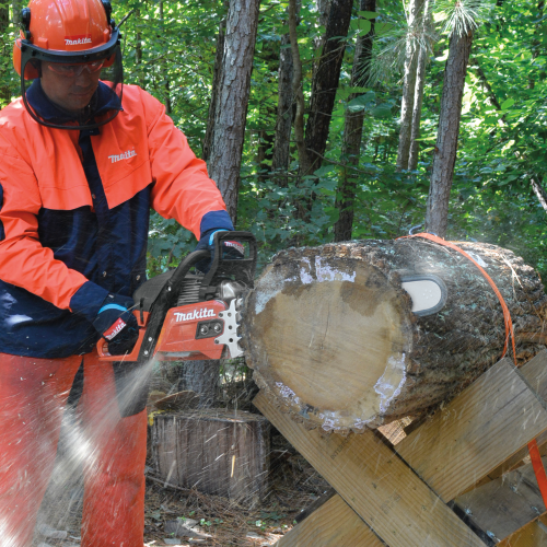 Makita EA5600FREG Action Shot 2 - Thumbnail