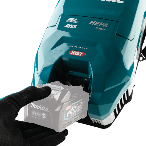 Makita GCV06Z Feature Shot (battery insert) - Thumbnail