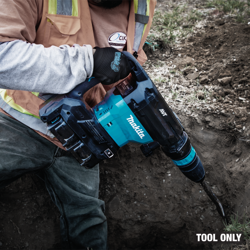 Makita GMH02Z Action Shot 5 (digging in ditch) - Thumbnail