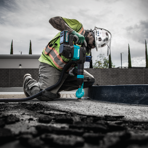 Makita GMH01M1 Action Shot (bushing) - Thumbnail