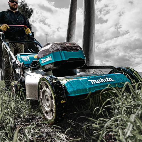 Makita GML01Z Action Shot 1 - Thumbnail