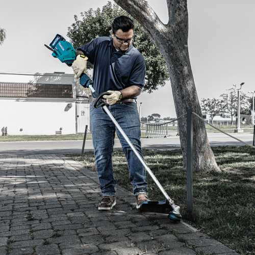 Makita GRU03M1 Action Shot 3 - Thumbnail