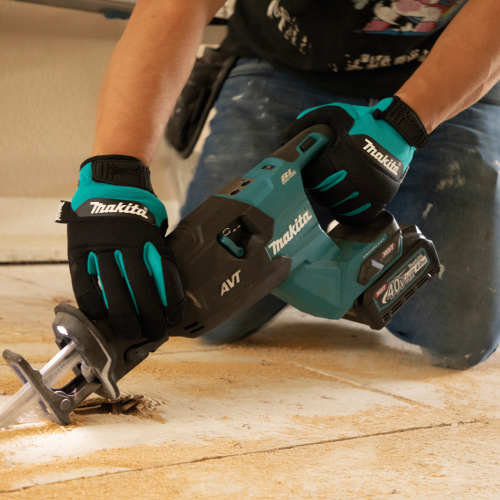 Makita T-04210 Action Shot 2 - Thumbnail