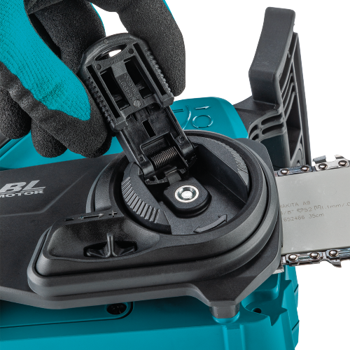 Makita XCU11Z Feature Shot (tool-less chain tensioner) - Thumbnail