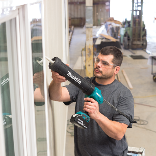 Makita XGC01M1C Action Shot 2 - Thumbnail