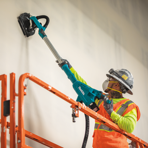 Makita XLS01T Action Shot 2 - Thumbnail