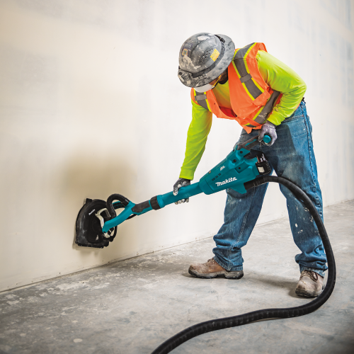 Makita XLS01T Action Shot 1 - Thumbnail