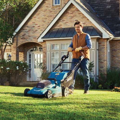 Makita XML11CT1 Action Shot 8 - Thumbnail