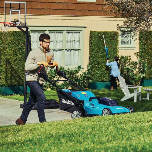 Makita XML11CT1 Action Shot 3 - Thumbnail