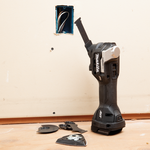 Makita XMT04R1B Feature Shot (no battery) - Thumbnail