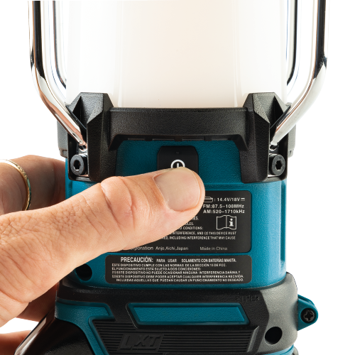 Makita XRM12 Feature Shot (light mode) - Thumbnail